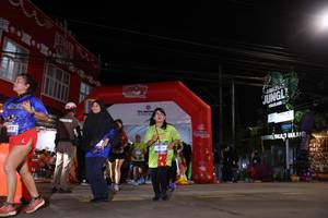 BIB: 592
                            <button type="button" onclick="openModal(26264926)" class="btn btn-primary btn-sm float-right btn-popup" data-toggle="modal" data-target=".modal-high-quality">
                        <i class="fas fa-shopping-cart"></i> Add to Cart
                    </button>
                                            <button type="button" onclick="isThisMe(26264926, true)" class="btn btn-success btn-sm float-right btn-popup btn-isme hidden" data-toggle="tooltip" data-placement="bottom" title="นี่คือรูปของคุณใช่ไหม คลิกที่นี่เพื่อเอาเข้าอัลบั้ม">
                        <i class="fas fa-plus"></i> Add to album
                    </button>
                    <button type="button" onclick="isThisMe(26264926, false)" class="btn btn-warning btn-sm float-right btn-popup btn-isnotme hidden">
                        <i class="fas fa-ban"></i> Remove from album
                    </button>